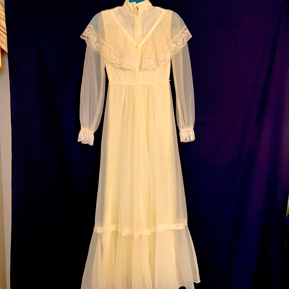 vintage ivory wedding dress